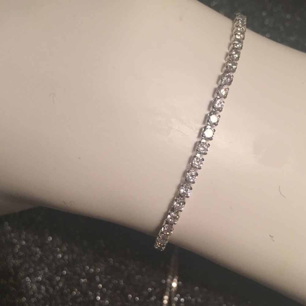 💕Silver Plated Crystal Tennis Bracelet Adjustable